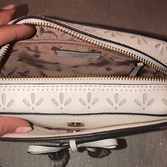 Kate Spade Bright White Camera Bag - Picture 4 of 4